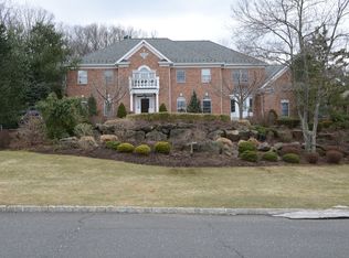 2 Old Dutch Rd, Warren, NJ 07059