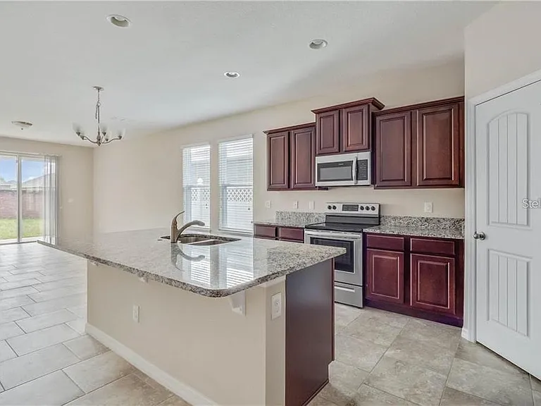 16488 Centipede St — Photo 4