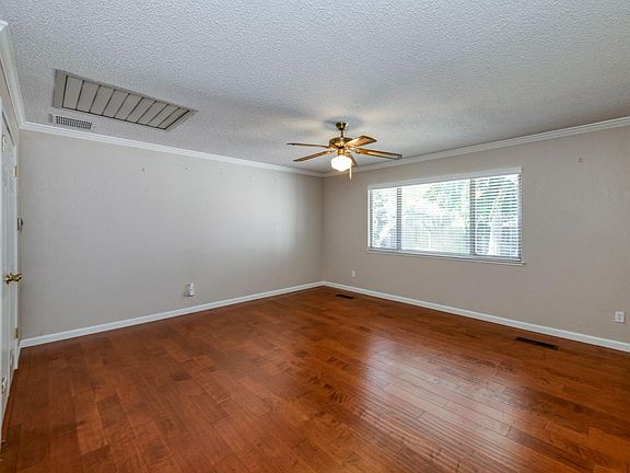 4th image of 181 W Dovewood Ln