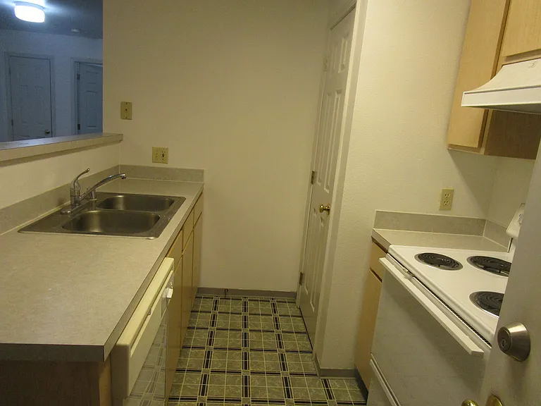 610 Styner Ave #3 — Photo 8