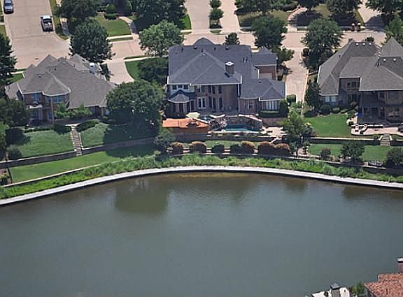5th image of 6908 Edgewater Dr