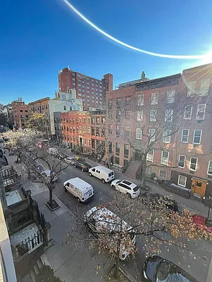 Rented by KNOCKKNOCK LLC | media 14