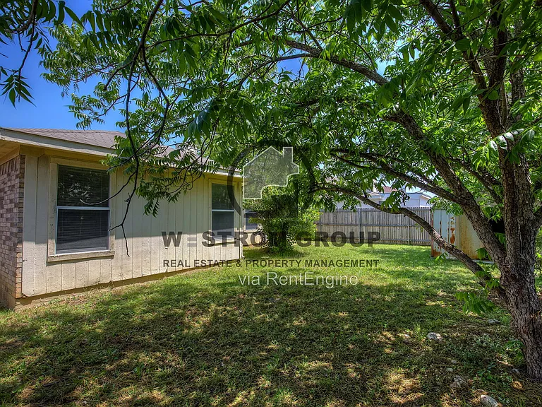 2363 Laurelhill Ln — Photo 36