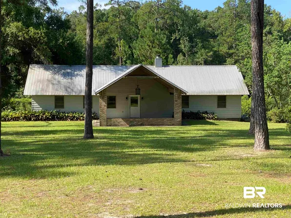 111 Fleming Ln, Brewton, AL 36426
