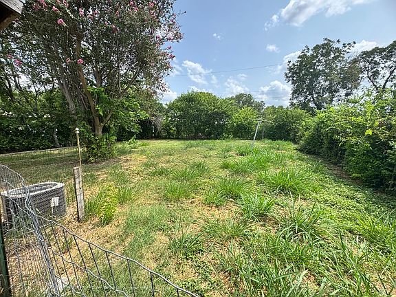 4th image of 6810 Tallahasse Dr