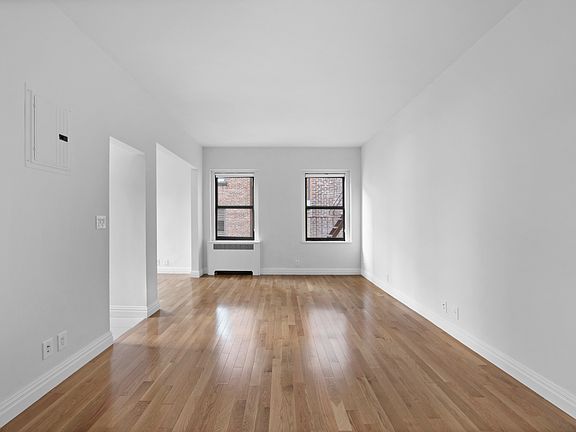 3rd image of 8 Gramercy Park S APT 6C