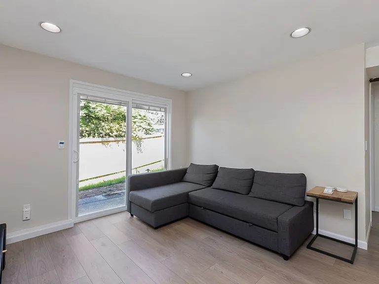 1404 NW 198th St — Photo 37