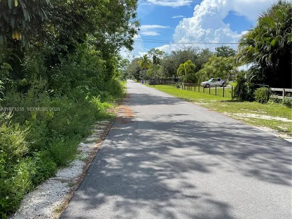 15304 Los Angeles Dr, Loxahatchee, FL 33470