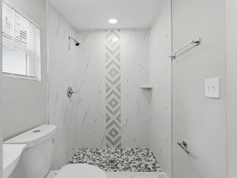 6766 London Bridge Ln — Photo 16