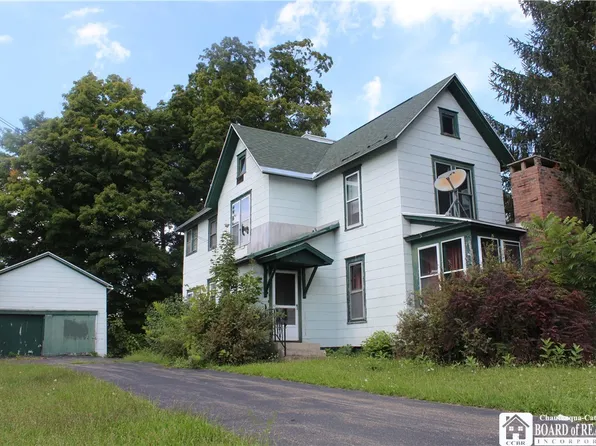 30 Maple Ave, Cassadaga, NY 14718