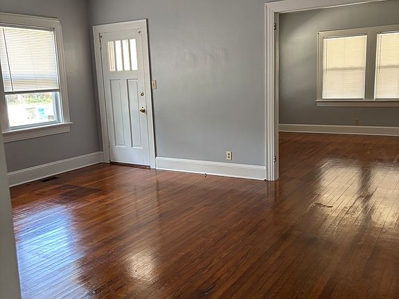 5th image of 306 S Elm St