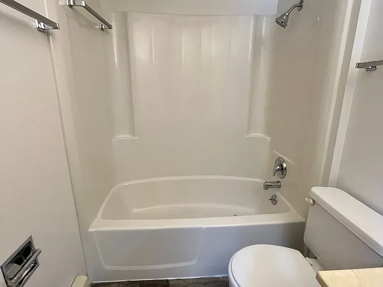 3505 S Hawthorne Ave — Photo 14