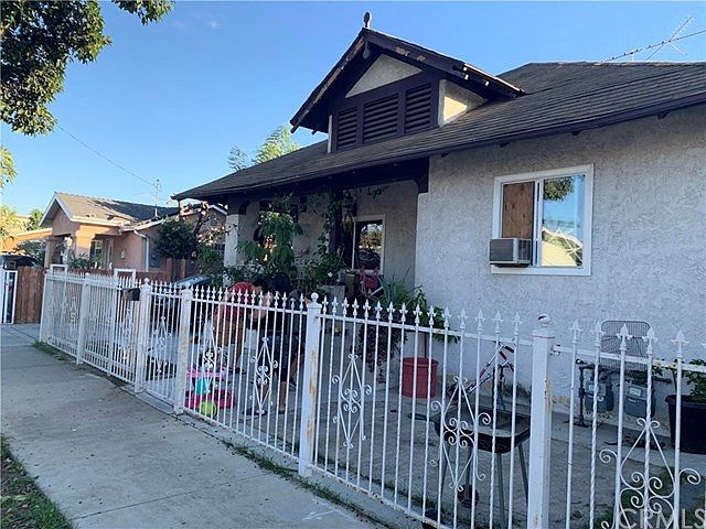 2nd image of 1234 W 3rd St