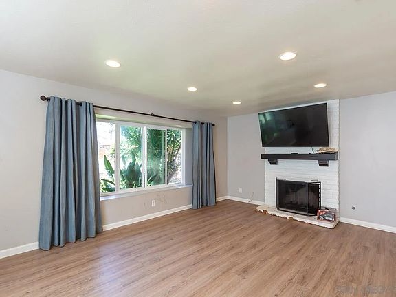 3rd image of 548 Woods Dr