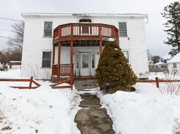 68 Lakeway Dr, Pittsfield, MA 01201