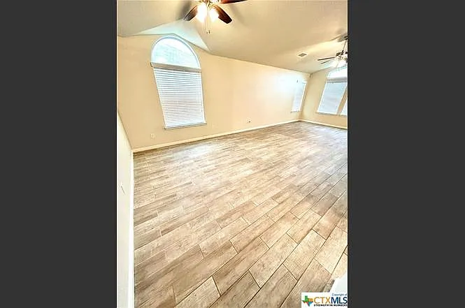 946 Hobby Rd — Photo 7