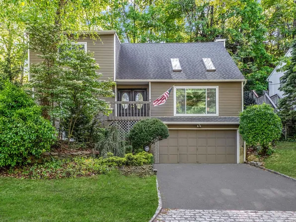 70 Sugar Toms Lane, East Norwich, NY 11732