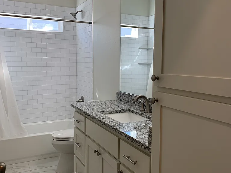 3240 Sandage Ave — Photo 6