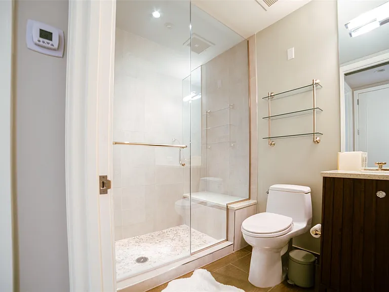 200 Congress Ave #11C — Photo 8