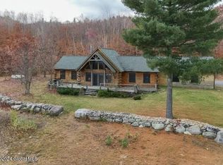 533 Reservoir Rd, Peru, NY 12972