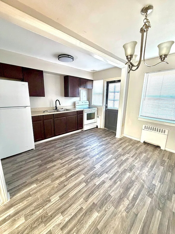 2 Bedroom Apartment in Autumn Park — Photo 3