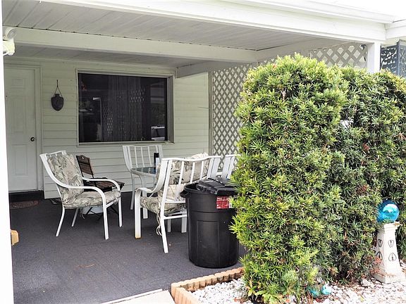 Front porch seating area