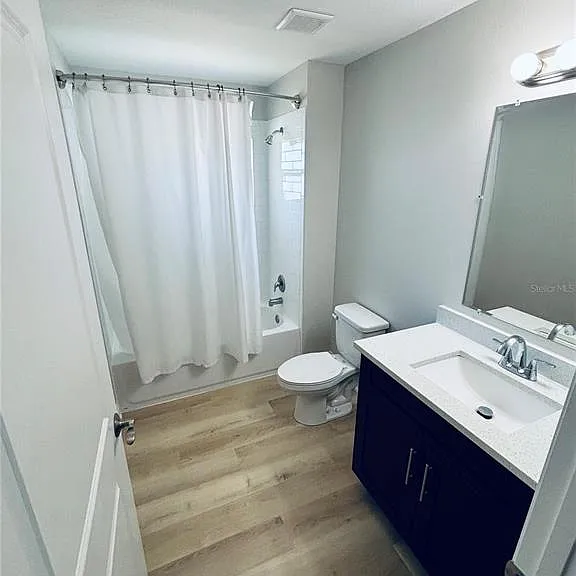 2060 Everest St — Photo 9