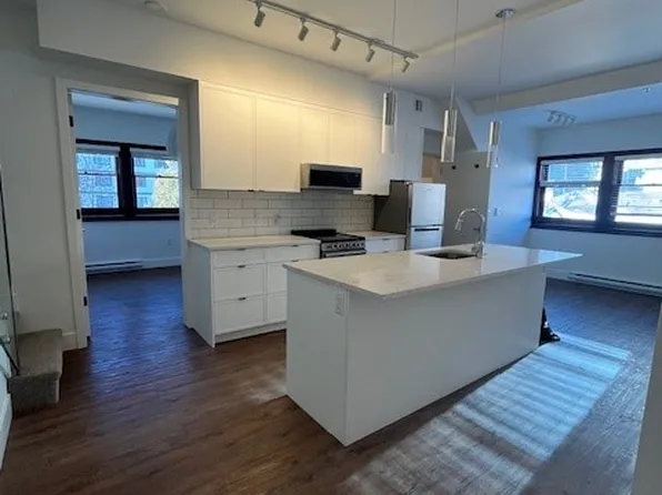 1523 Davie St, Vancouver, BC