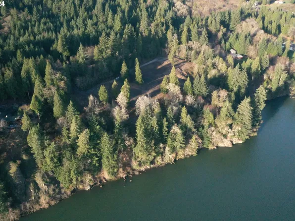 10 Edge Water Dr, Cathlamet, WA 98612