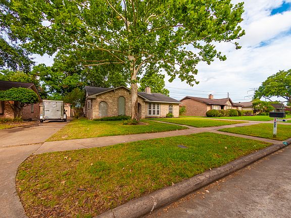 4th image of 922 Park Meadow Dr