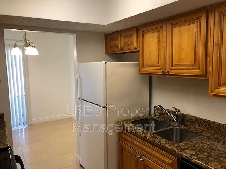 4725 S Texas Ave #A — Photo 6