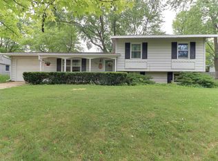 1237 Glenwood Rd, Bloomington, IL 61704