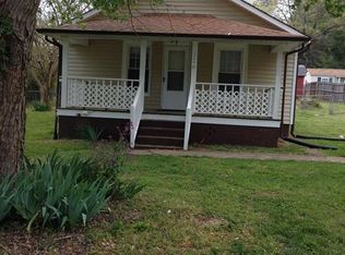 3240 Willoughby Dr, Walkertown, NC 27051