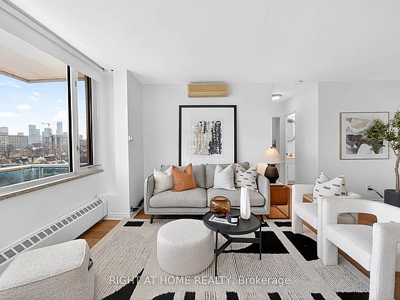 5th image of 74 Spadina Rd #701