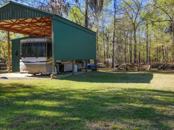 4644 Cypress Village Rd, Karnack, TX 75661