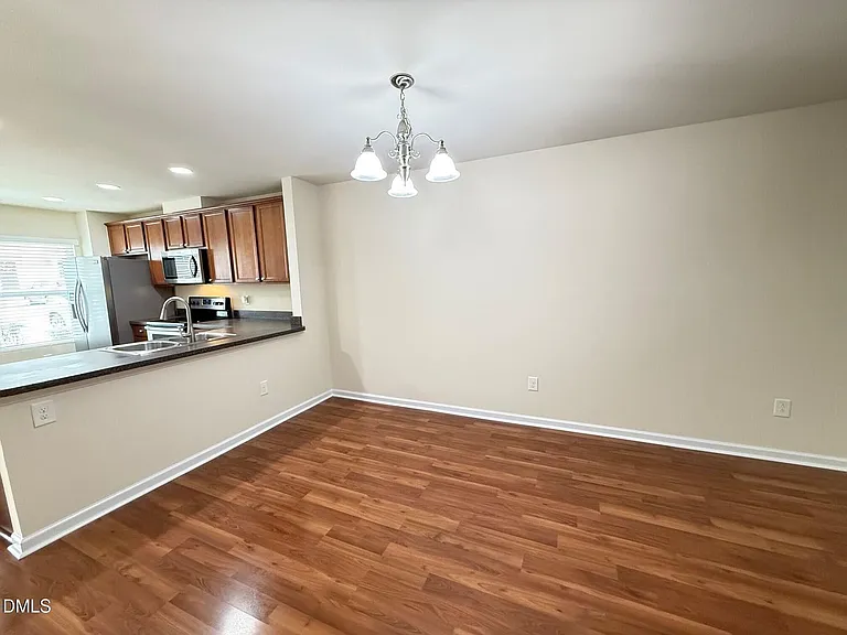 8527 Quarton Dr — Photo 7
