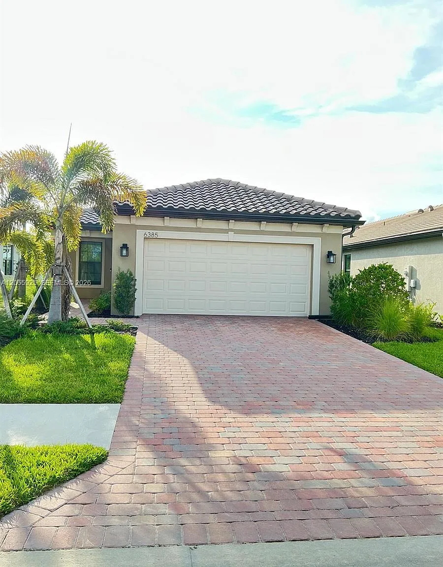 2 bed, 2.0 bath, $3,600 — Photo 1