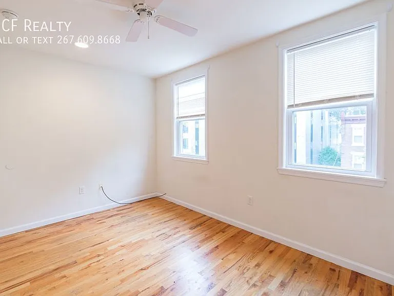 330 N Preston St #UPPER LEVEL — Photo 17