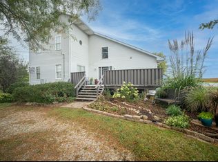 7487 E 2250s Rd, Saint Anne, IL 60964