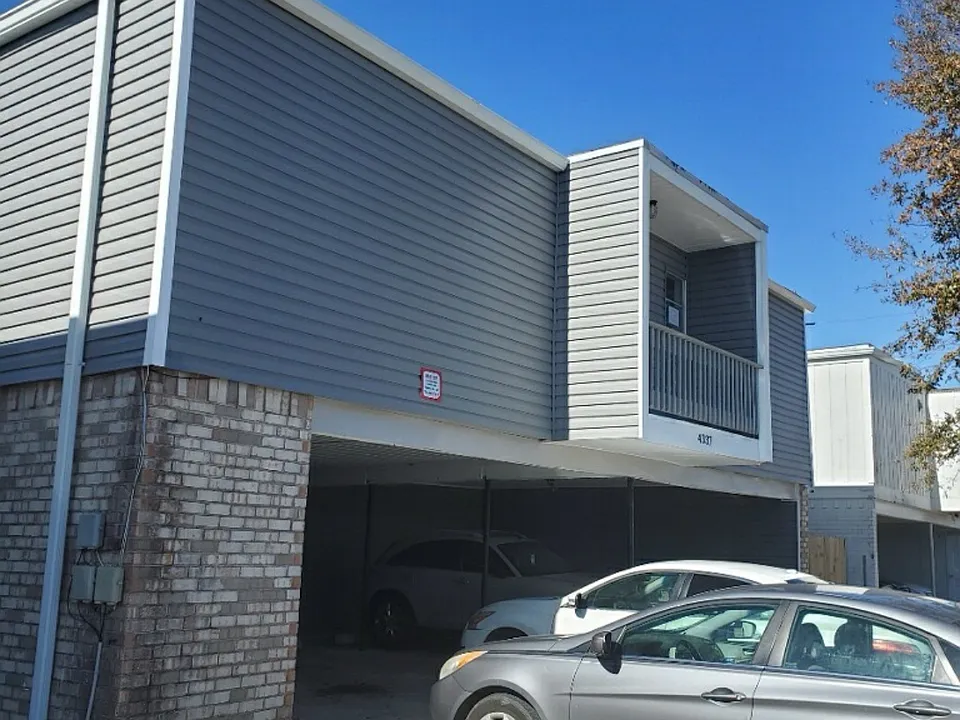 4337 Loire Dr