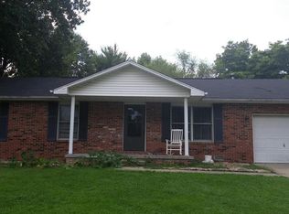 11104 W Hillview Ln, Columbus, IN 47201