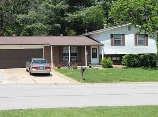 17 Cross Trail Ln, Saint Peters, MO 63376