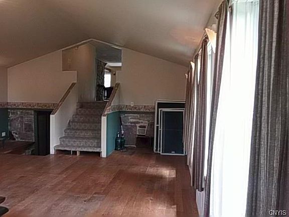 5th image of 21 Mill St