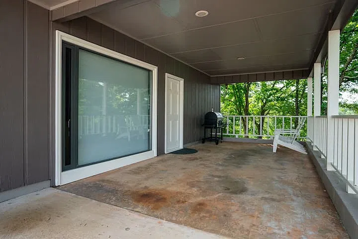 Studio, $1,800 — Photo 2