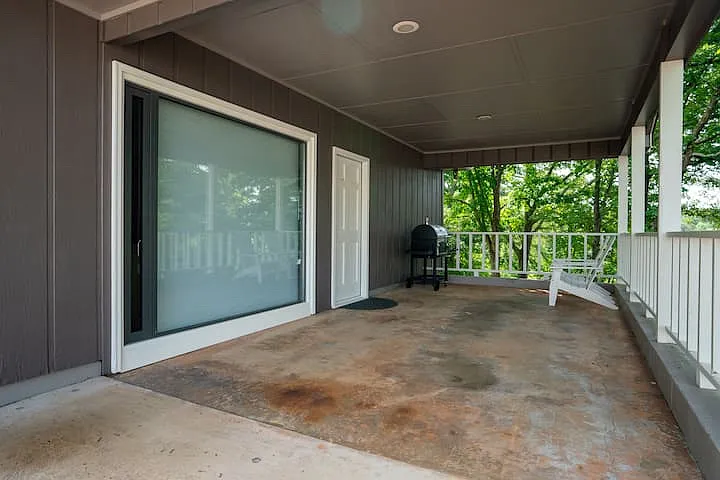 Building Photo - 9275 Long Hollow Rd #B