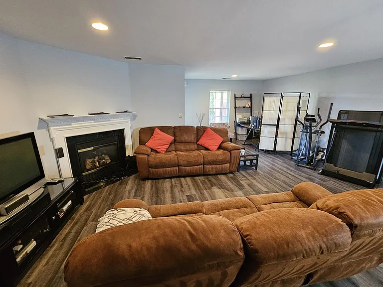 1201 Cambria Ter NE — Photo 31