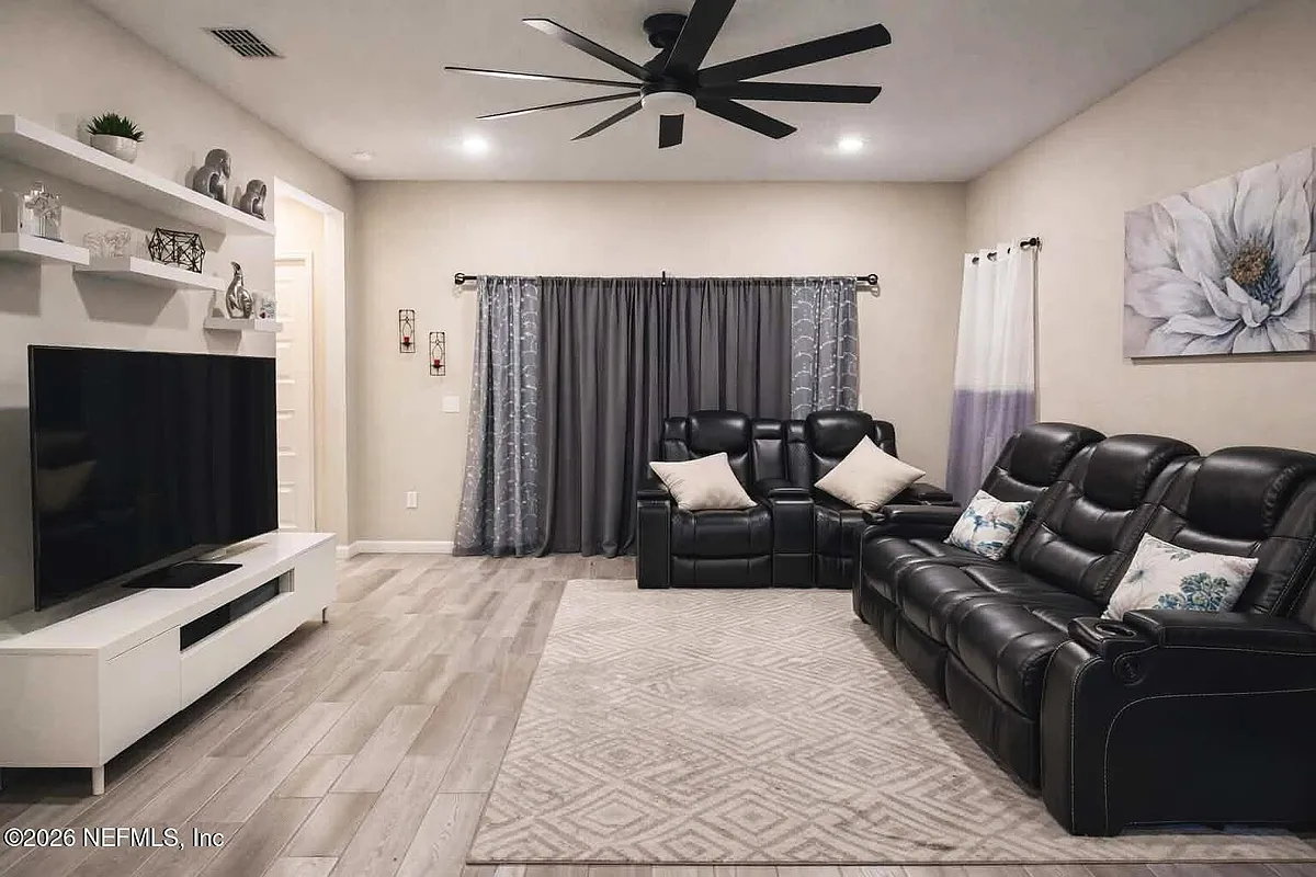 Building Photo - 2155 Sequoia Ct