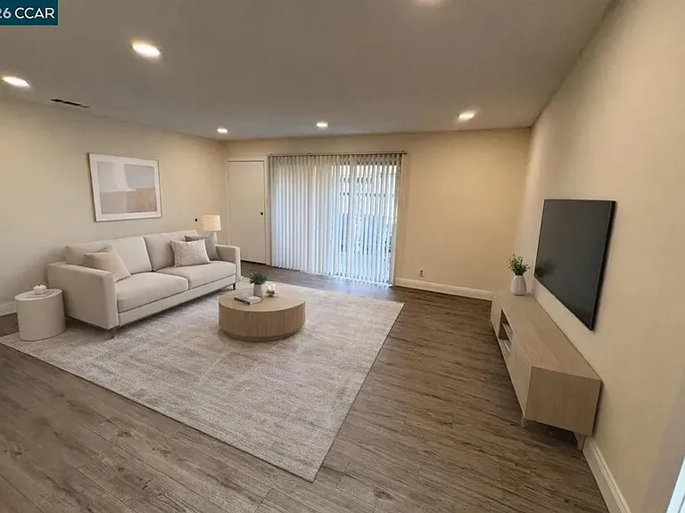 5451 Roundtree Pl #F — Photo 3