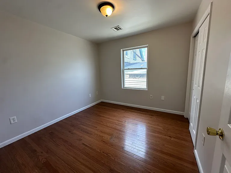 64 S 10th St #2 — Photo 9
