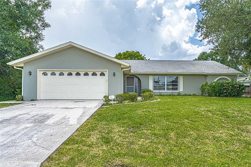 1st image of 22473 Lacombe Ave